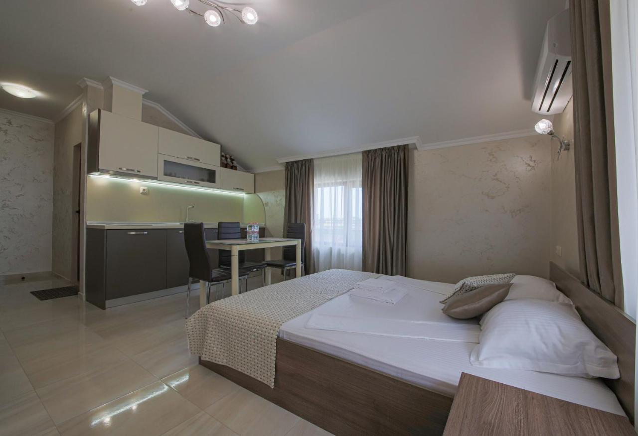Guesthouse Phoenix Obzor Buitenkant foto