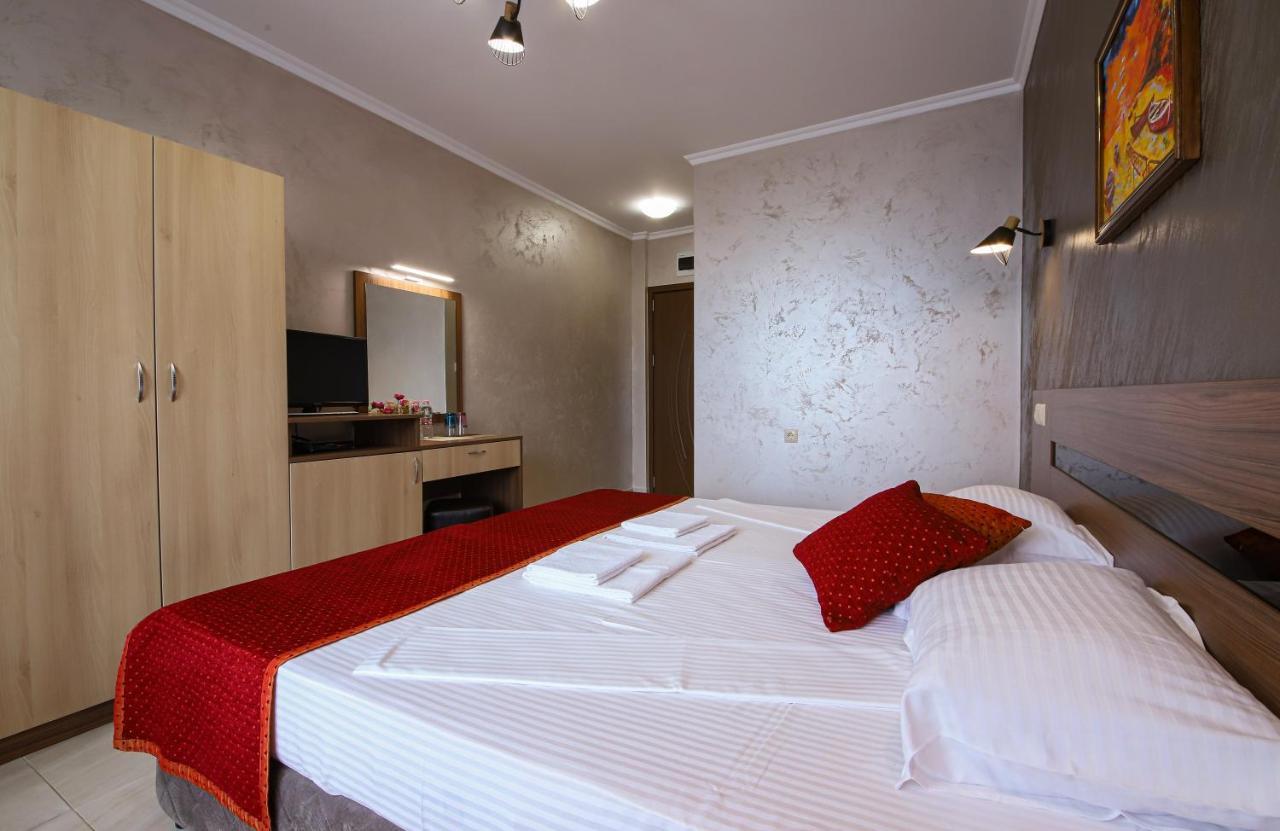 Guesthouse Phoenix Obzor Buitenkant foto