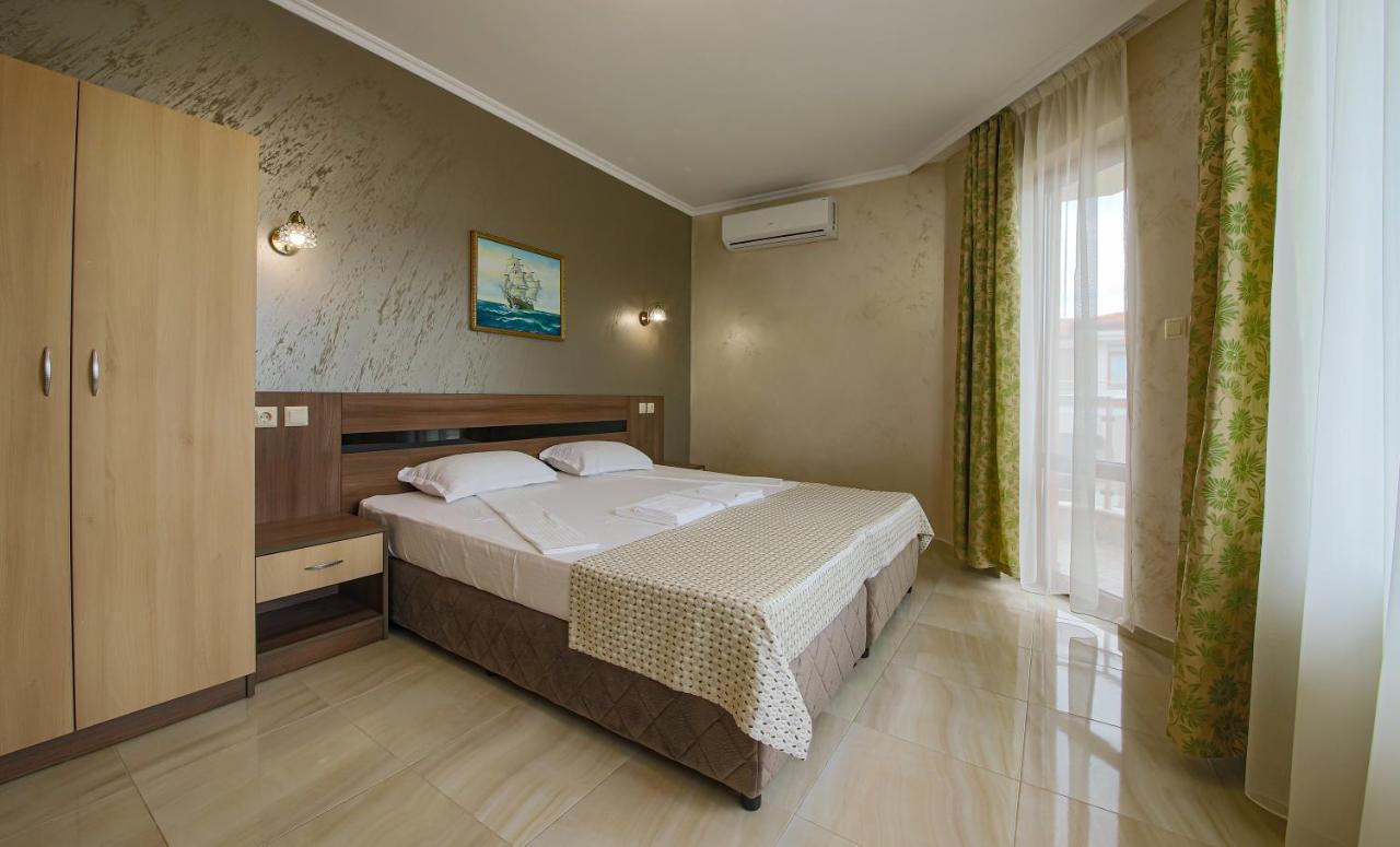 Guesthouse Phoenix Obzor Buitenkant foto