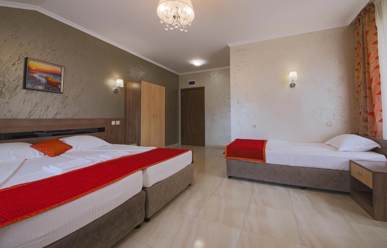Guesthouse Phoenix Obzor Buitenkant foto