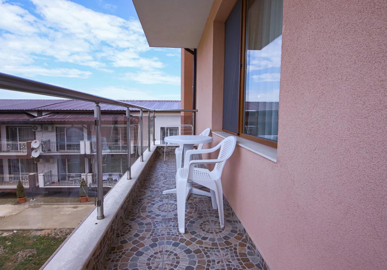 Guesthouse Phoenix Obzor Buitenkant foto