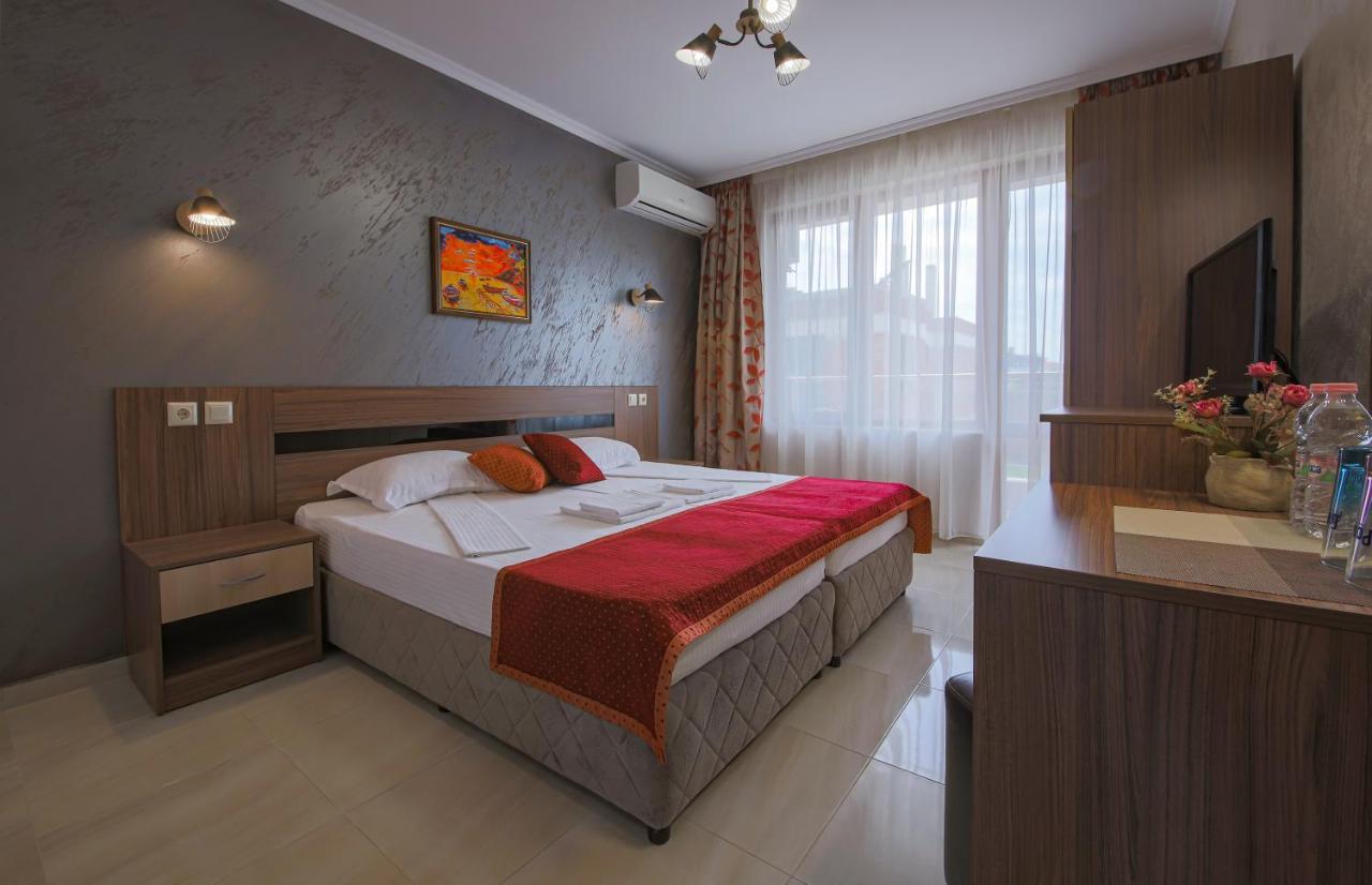 Guesthouse Phoenix Obzor Buitenkant foto