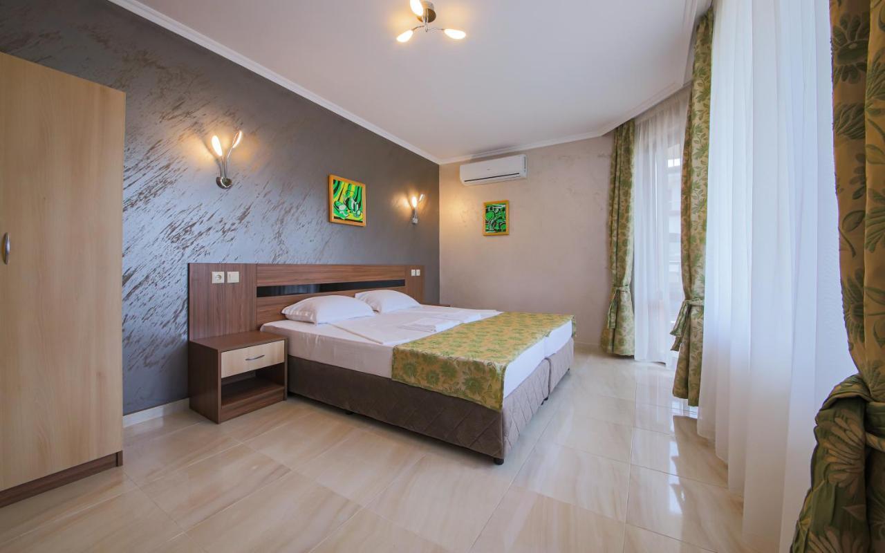 Guesthouse Phoenix Obzor Buitenkant foto